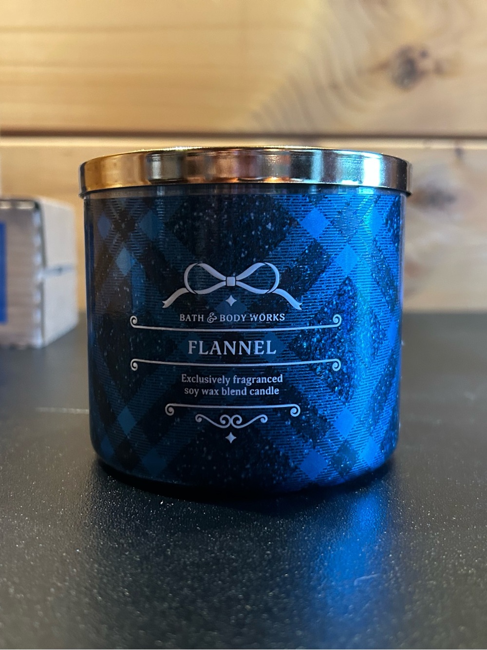 NWT Bath&Body Flannel 3 Wick Candel